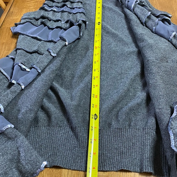 Cache Gray Knit Ruffle design front Vest with sequins Size: XL - Picture 10 of 10